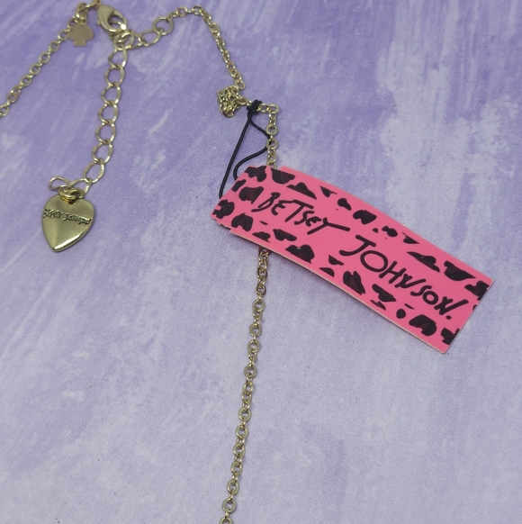 Betsey Johnson Gold Tone White Flower Pendant Necklace - Picture 3 of 6